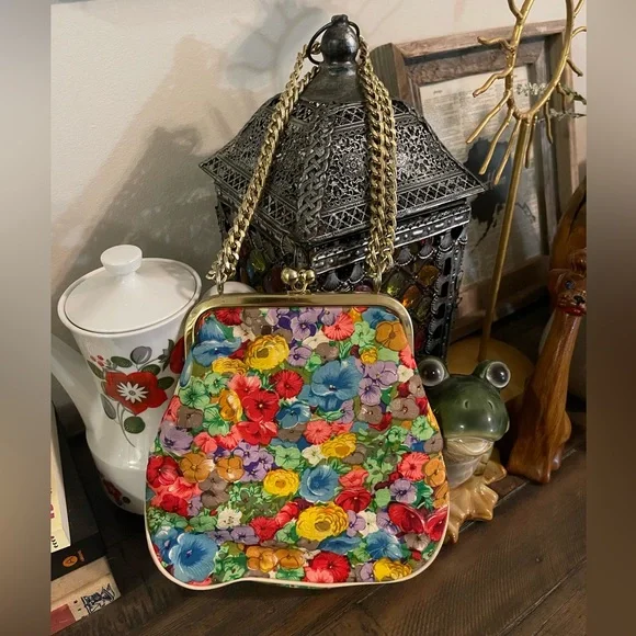 Town and Country Vintage 1960s Kiss Clasp Structured Fabric Handbag - Picture 1 of 10